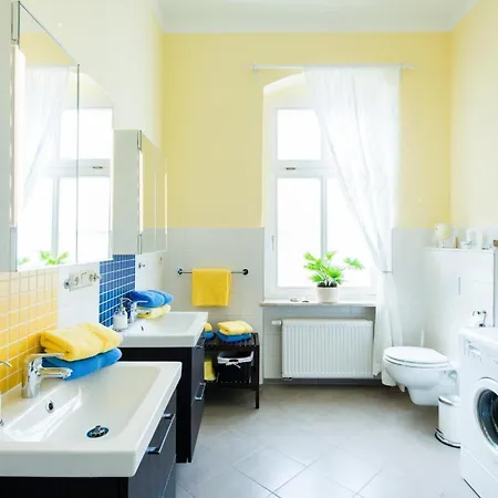 Barrierefreie In Ruhiger Zentrumslage Mit 4 Doppelzimmern Appartement *