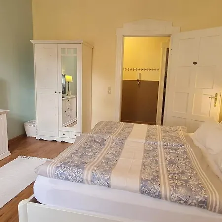 Barrierefreie In Ruhiger Zentrumslage Mit 4 Doppelzimmern Appartement *