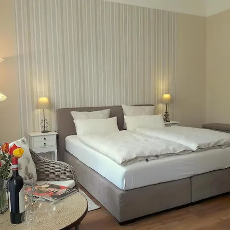 Barrierefreie In Ruhiger Zentrumslage Mit 4 Doppelzimmern Appartement Quedlinburg